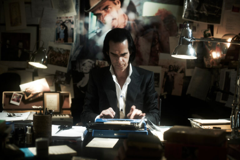 Nick Cave in 20.000 Days On Earth foto Amelia Troubridge Sundance Festival: un premio anche per Iain Forsyth e Jane Pollard, i video-artisti sedotti dal cinema e dal rock. Ma a trionfare è Damien Chazelle, che a nemmeno trent'anni si candida a next big thing del cinema internazionale