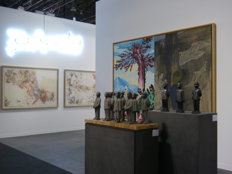 P1240491 800x600 Non chiamatela fiera! Fotogallery da Art Genève, dove sembra funzionare il format del “salon”. Con gli stand museali di collezioni pubbliche e private e i galleristi a proporre allestimenti dalla profonda impronta curatoriale