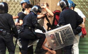 Chiara Mu, P&V (Police and Violence). Memorie dal G8 di Genova