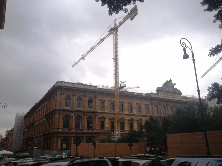 piazza dante roma Il cantiere edile occupa il giardino pubblico? E i cittadini rispondono col Cantiere dei Poeti. Succede a Roma, in piazza Dante. Arte, letteratura e senso civico, reinventando la città