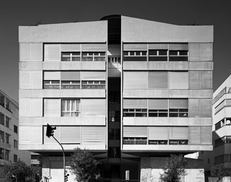 17 GBasilico Roma PalazzinaIlGirasole 2010 Il Maxxi saluta e commemora Gabriele Basilico