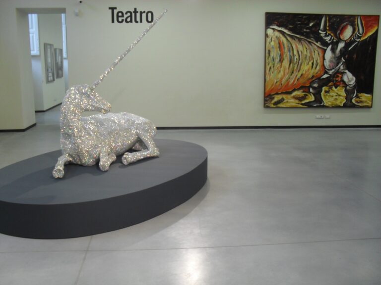 Doppio sogno Palazzo Chiablese Torino 2014 Con un inedito Damien Hirst si inaugurano a Torino i nuovi spazi di Palazzo Chiablese. Doppio sogno, una mostra letteraria di pittura e scultura. “Il Polo reale? Come il Louvre, l’Ermitage, il Prado”