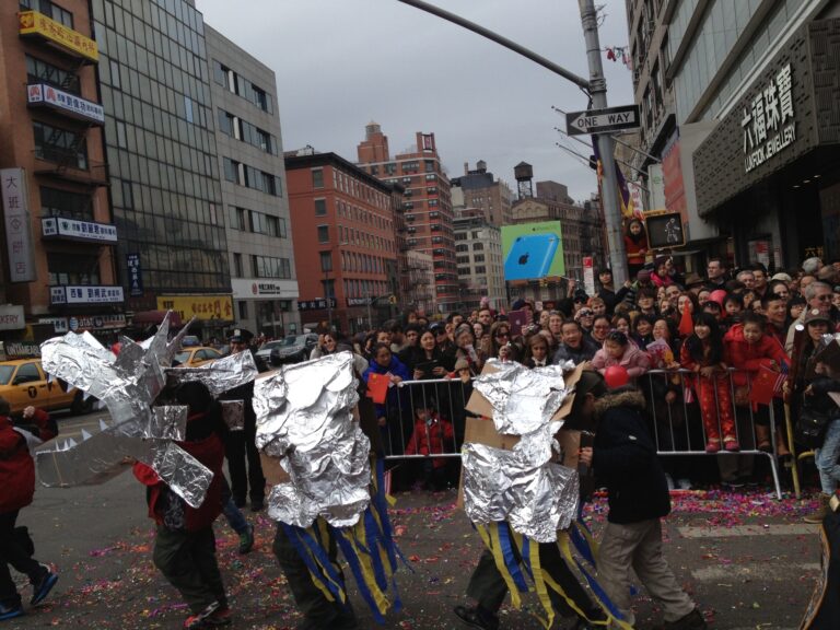 Lunar Parade Chinatown. New York foto Diana Di Nuzzo 17 Tutte le foto del capodanno cinese a New York. Lunar Parade, un tripudio di forme e colori a Chinatown, che impazzisce per l’anno del cavallo