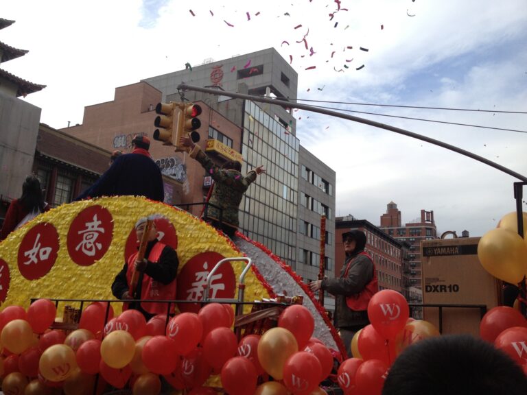 Lunar Parade Chinatown. New York foto Diana Di Nuzzo 26 Tutte le foto del capodanno cinese a New York. Lunar Parade, un tripudio di forme e colori a Chinatown, che impazzisce per l’anno del cavallo