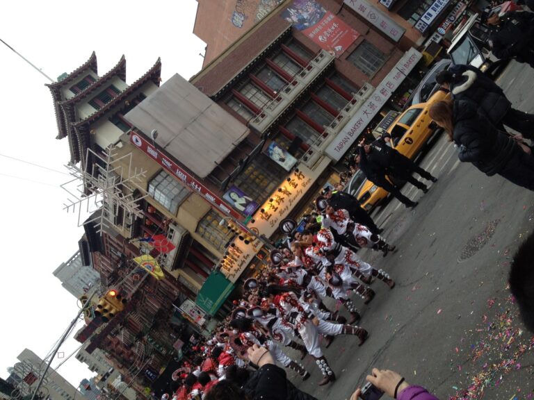 Lunar Parade Chinatown. New York foto Diana Di Nuzzo 38 Tutte le foto del capodanno cinese a New York. Lunar Parade, un tripudio di forme e colori a Chinatown, che impazzisce per l’anno del cavallo