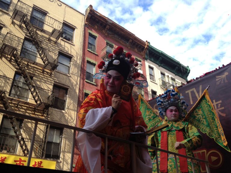 Lunar Parade Chinatown. New York foto Diana Di Nuzzo 50 Tutte le foto del capodanno cinese a New York. Lunar Parade, un tripudio di forme e colori a Chinatown, che impazzisce per l’anno del cavallo