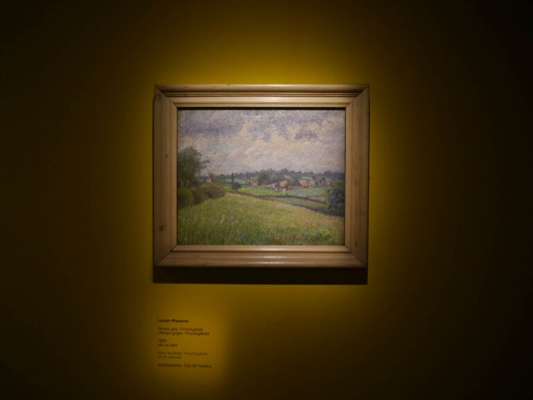 P1240825 Pavia rilancia gli “allestimenti emozionali”: dopo Monet tocca a Pissarro, raccontato alle Scuderie del Castello Visconteo con le proiezioni di N!03. Nella fotogallery l’anteprima della mostra...