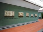 Particolare della Sala 33 con rilievi neoattici 450° anniversario della morte di Michelangelo, gli Uffizi si regalano due spazi tutti nuovi. Presentato il nuovo allestimento delle sale dei Ritratti greci e del Giardino di San Marco, ecco le immagini