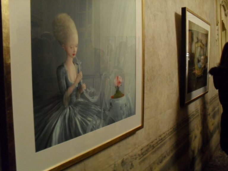 Ray Caesar The Trouble with Angels Palazzo Saluzzo Paesana Torino 4 Madonna è la sua prima fan e lo posta su Facebook. Doppia inaugurazione per Ray Caesar: prima alla Dorothy Circus di Roma, ora a Torino a Palazzo Saluzzo Paesana: qui foto e video