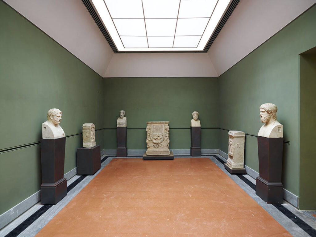 450° anniversario della morte di Michelangelo, gli Uffizi si regalano due spazi tutti nuovi. Presentato il nuovo allestimento delle sale dei Ritratti greci e del Giardino di San Marco, ecco le immagini