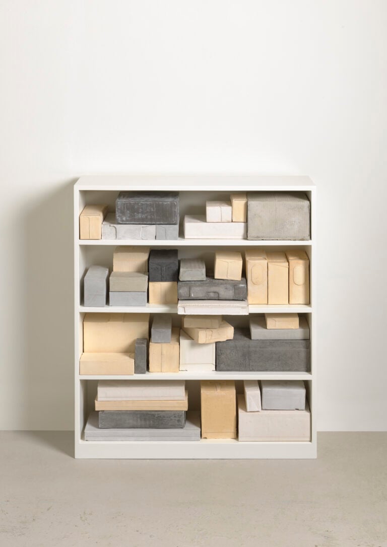 WHITEREAD R000764 Hoard 2006 Galleria Lorcan ONeill Roma 1 Rachel Whiteread e Tacita Dean. Per Giorgio Morandi