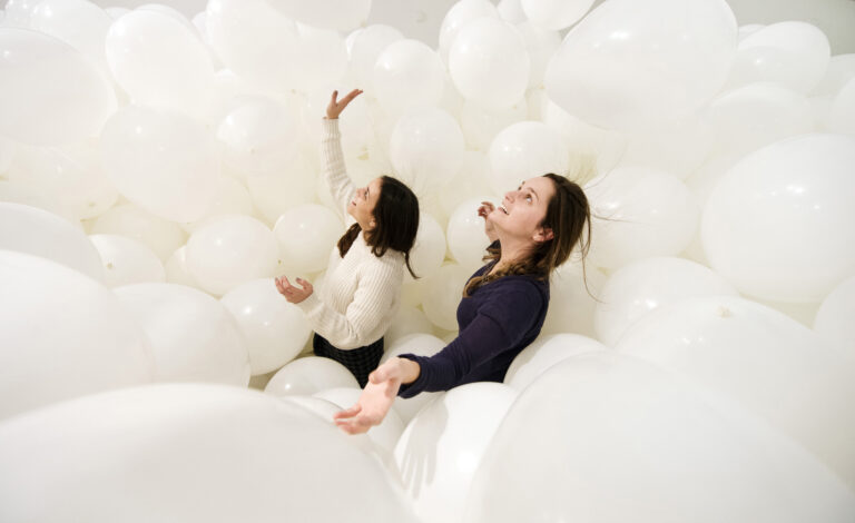 Work no. 200 1998Martin Creed Whats the point of it Hayward Gallery 2014 Installation view photo Linda Nylind 1 Martin Creed? L’arte è divertente!