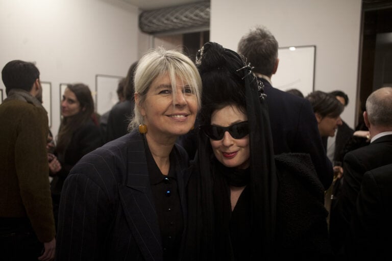 19. Clara Tosi Pamphili e Diane Pernet Giovani talenti del made in Italy a Parigi, per l'ultima fashion week. Alla Galerie Cinema c'erano Ludovica Amati e Shootingbag 1981. Le foto della serata, con un parterre di ospiti internazionali