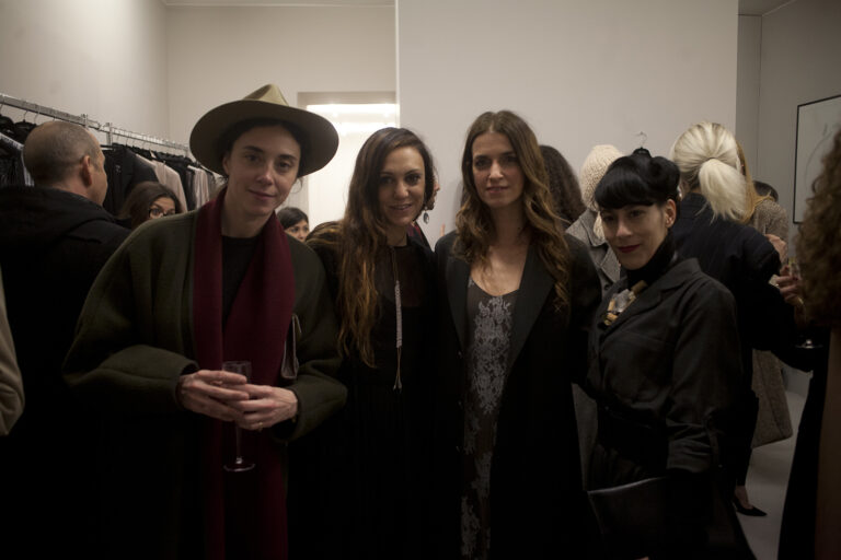 20. Alessandra Colombo Ludovica Amati Joana Preiss e Deborah Pereire Giovani talenti del made in Italy a Parigi, per l'ultima fashion week. Alla Galerie Cinema c'erano Ludovica Amati e Shootingbag 1981. Le foto della serata, con un parterre di ospiti internazionali