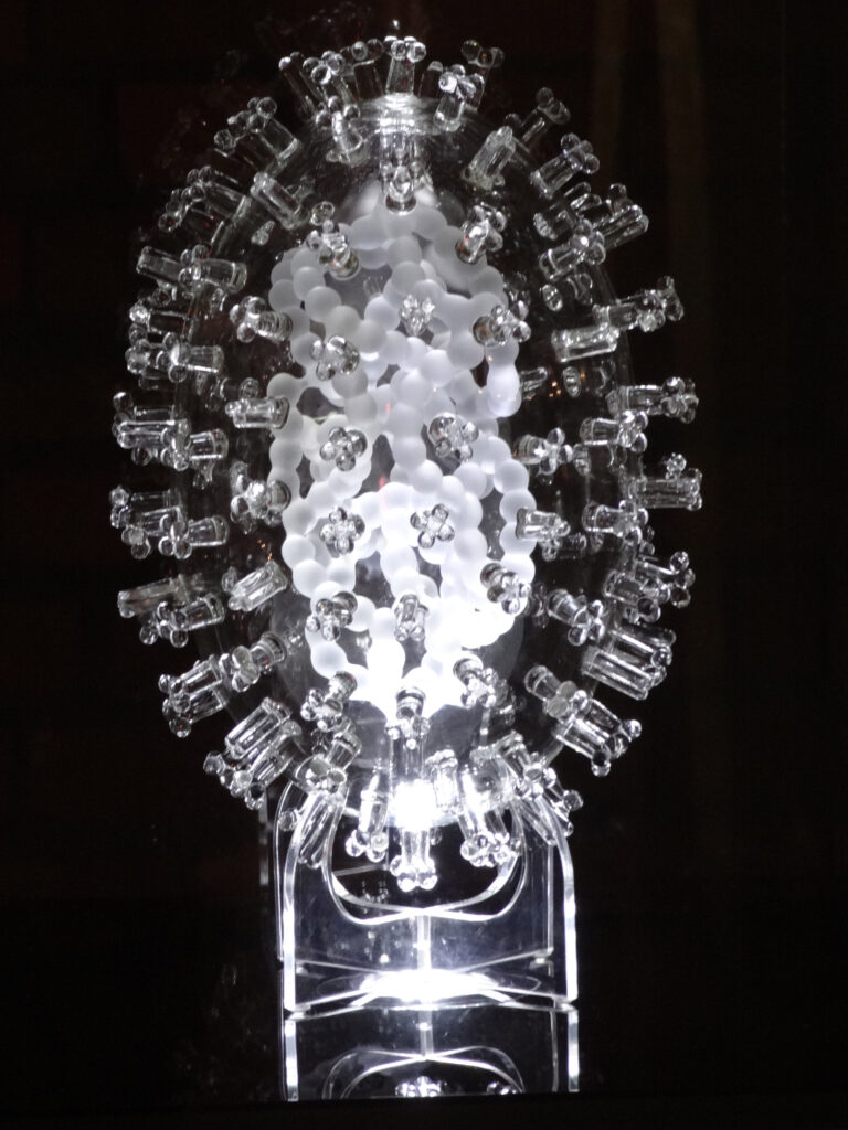 2014 EGE Luke Jerram Murano alla conquista del mondo. Scelti i giovani artisti vincitori del concorso European Glass Experience: e la mostra itinerante parte dalla Finlandia per toccare poi Spagna, Italia, Polonia, Regno Unito e Svezia