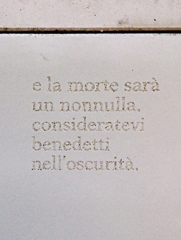 Andrea Mastrovito neverending End 2014 courtesy GAMeC Galleria dArte Moderna e Contemporanea di Bergamo 1 Parole di cemento. A Bergamo Andrea Mastrovito inaugura l’opera pubblica con cui si è aggiudicato il concorso Qui l’arte è di casa: ecco le immagini