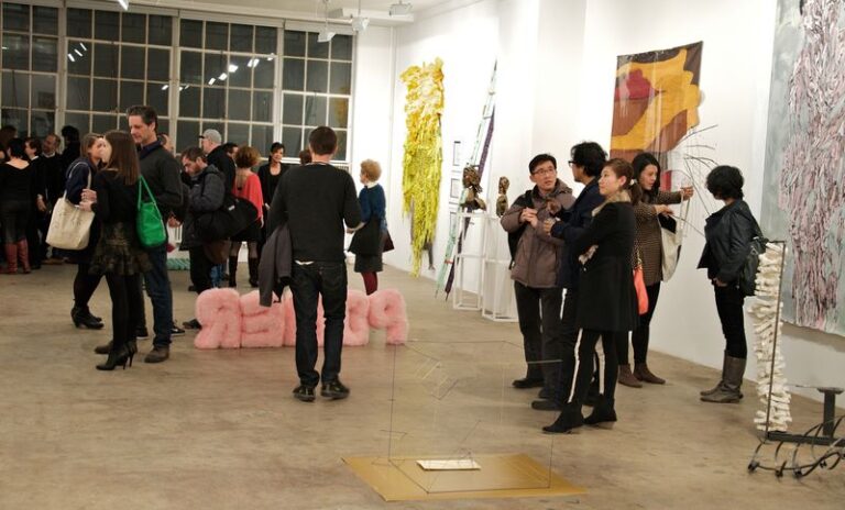 CLIO ART FAIR VII L’anti-fiera per gli artisti indipendenti. Tante immagini della Clio Art Fair, alla sua prima edizione nell’Armory week newyorkese