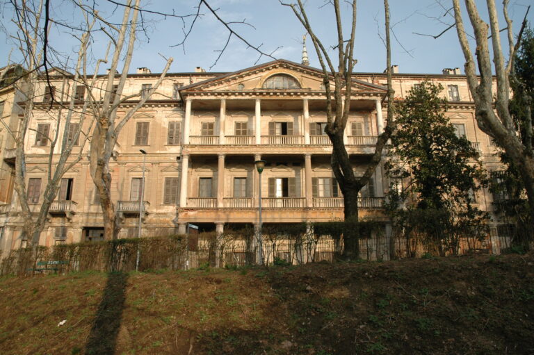 Casa Bossi Facciata Novara. All’ombra della Cupola Antonelliana