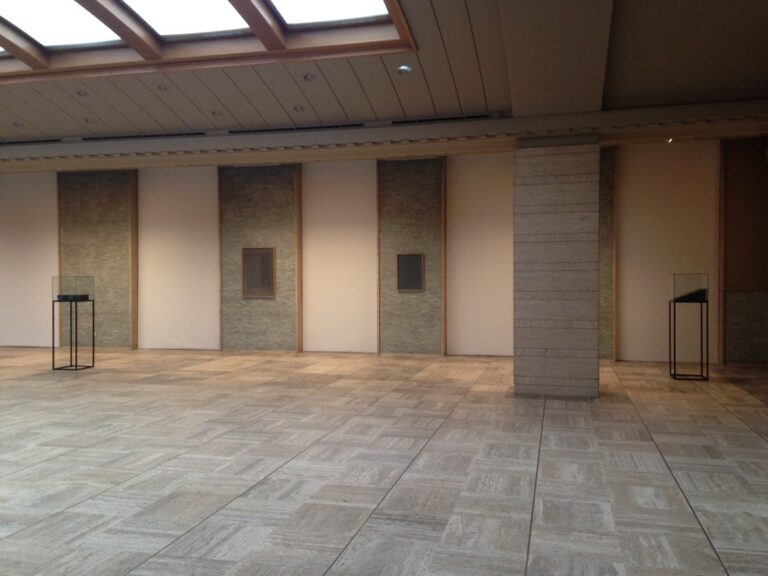 Emanuele Becheri Exhibition view. Photo by V. Grandini Italiani in trasferta. Immagini e video dalla mostra di Emanuele Becheri nell'ex stabilimento Solvay Bruxelles: che si chiude con il settimo cine-concerto dell'artista