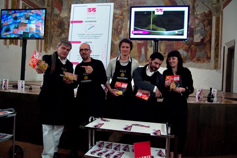 Ferreri Palmeri Mandalaki Lumini Barriello Una festa fra design e cucina. A Milano architetti e progettisti diventano cuochi per festeggiare i trent’anni della mitica gastronomia Zoppi & Gallotti: ecco le immagini della serata