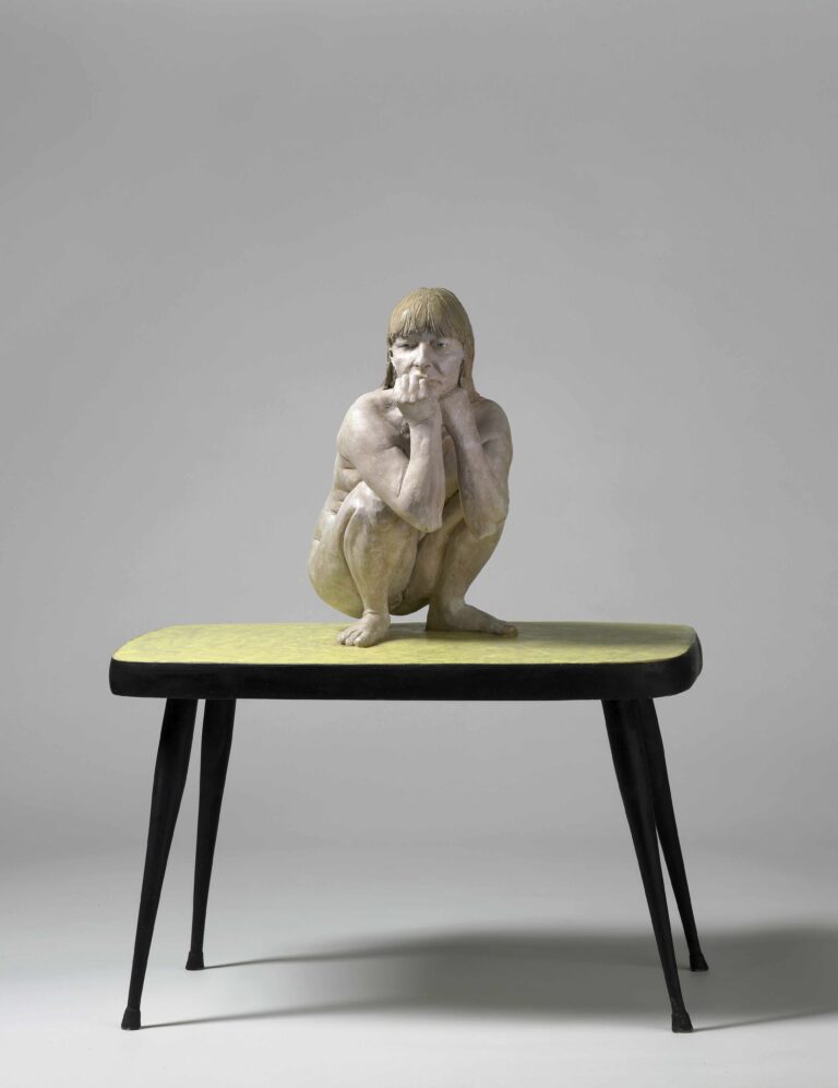 G.Bergomi Alma nuda su tavolo da cucina h62x50x318bronzo policromo2003 Le modelle, specchio dell’artista. Una collettiva a Milano