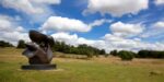 Henry Moore Large Spindle Piece 1968 74. Riproduzione su permesso dellHenry Moore Foundation. Foto di Jonty Wilde courtesy Yorkshire Sculpture Park (Re)collected in tranquillity. Lo Yorkshire Sculpture Park