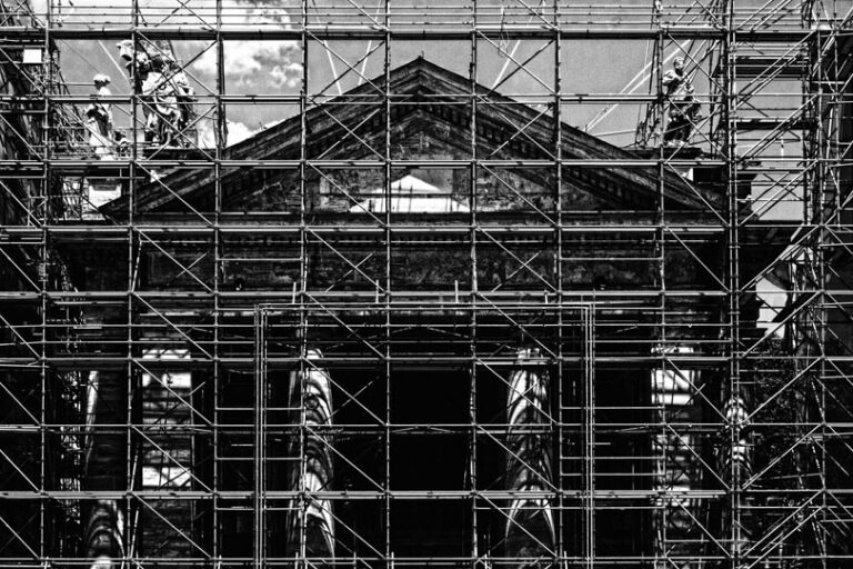 Luigi Grassi Sudari Per un laboratorio irregolare. Al Madre di Napoli si presenta il progetto di Antonio Biasiucci con otto giovani fotografi: pronti ad esporre le loro opere a Castel dell’Ovo