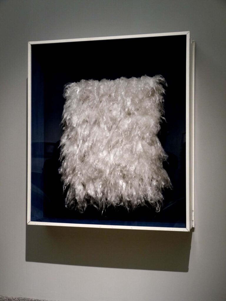 P1250446 Piero Manzoni a Palazzo Reale. Non è mai troppo tardi: ecco le immagini dalla mostra che Milano dedica all'artista, l'anno dopo il cinquantesimo anniversario dalla morte. E tra le icone imprescindibili spuntano anche le rarità...