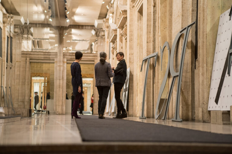 Shannon Ebner opening Auto Body Collision Fondazione Memmo Arte Contemporanea foto Adolfo Trinca 22 Il palazzo degli americani a Roma. dopo Sara VanDerBeek e Sterling Ruby, alla Fondazione Memmo-Arte Contemporanea arriva la personale di Shannon Ebner: ecco chiccera all’opening