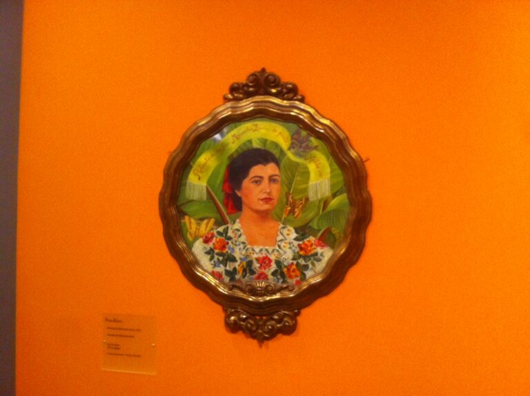 foto 23 Frida Kahlo, straordinaria pittrice. Altro che icona di libertà e forza interiore: dalla mostra romana delle Scuderie del Quirinale emerge l'assoluta qualità della sua arte. Qui immagini e video in anteprima