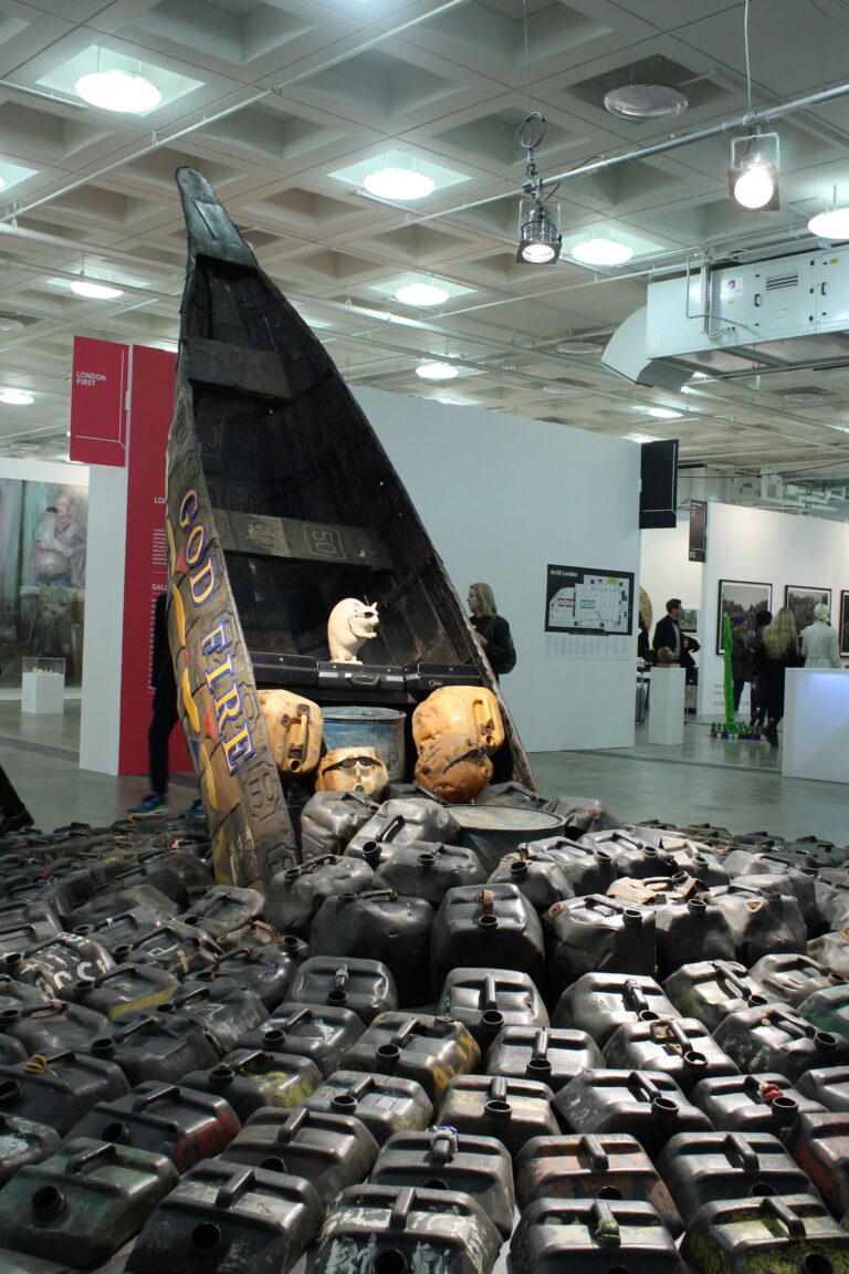 romauldHazoume ratsingerSecondOnlyToGod Ecco tutti gli stand italiani ad Art14. Dall'Olimpia Center una carrellata di immagini della fiera londinese: con progetti speciali e performance