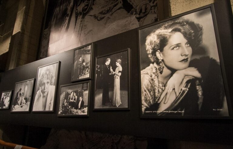 20140401160414 Sky Arte updates: dive da Oscar in mostra al Museo del Cinema di Torino. Abiti e foto di scena, poster, manifesti, memorabilia e le immancabili statuette celebrano ottantasei anni di premi in rosa