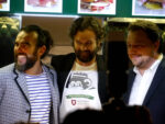 Carlo Cracco chef per Toilet Paper Salone Updates: street-food firmato Carlo Cracco, gadget Seletti, videomapping di Yuri Ancarani e l’ormai consueta orchestra da balera. Torna in Piazza Affari il colorato carnevale pop di Toilet Paper e Maurizio Cattelan