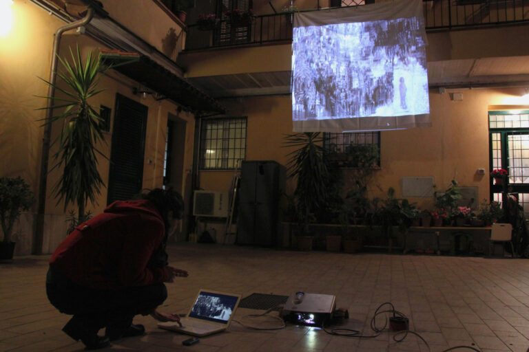 Ginkgo quartiere Quadraro Roma Julie Poulain Rimembra Resistenti e resilienti? Quattordici artisti celebrano i settant’anni dal rastrellamento del quartiere romano Quadraro: ecco le immagini dal backstage del progetto Ginkgo