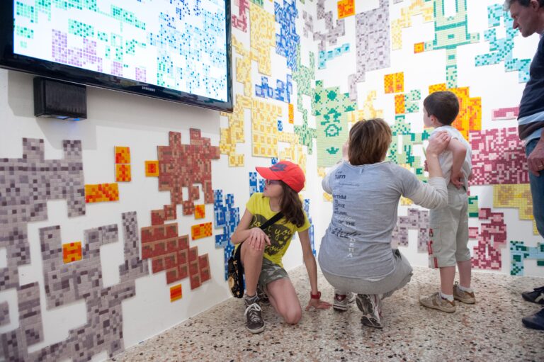 Guggenheim Kids Creative Lab 2014 4 Come portare 300mila bambini in dieci giorni al museo? Nessun segreto per la Collezione Guggenheim di Venezia: immagini del Kids Creative Lab…