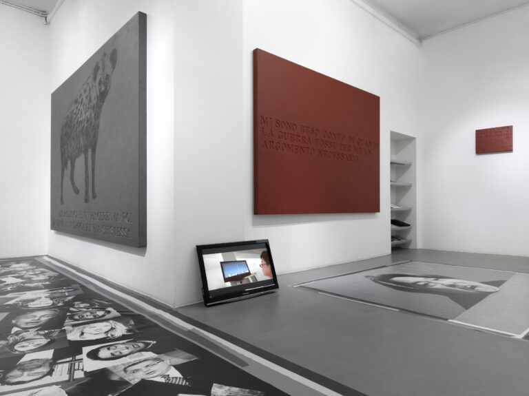 H.H.Lim Galleria Bianconi Politicamente Parlando 2014 Installation View 0117 H. H. Lim e le iene. Prima personale a Milano per l’artista malese