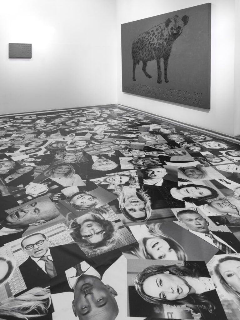 H.H.Lim Galleria Bianconi Politicamente Parlando 2014 Installation View 0130 H. H. Lim e le iene. Prima personale a Milano per l’artista malese