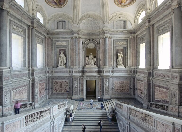 I luoghi del Forum Caserta Palazzo Reale Forum Universale delle Culture, a Napoli si entra nel vivo. Sei mesi di eventi allargati a tutti i siti Unesco della Campania: conferenze, festival, mostre, e una connessione con l’Expo2015 sul filo dell’enogastronomia