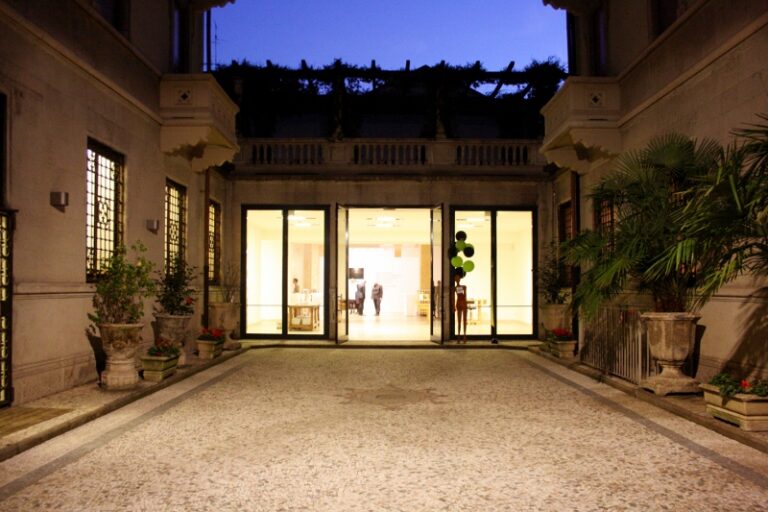 IMG 9425 800x533 Salone Updates: come ti porto il Rijksmuseum a Milano. Collezione ispirata al museo di Amsterdam per Droog, che saccheggia i classici dell’arte fiamminga per arredare un’ideale casa minimal