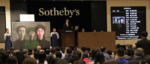 Il momento dellaggiudicazione dellopera record di Zhang Xiaogang Aste stellari per Sotheby’s a Hong Kong, con record all time per Zhang Xiaogang. Ma su tutti svetta una piccola coppa della Dinastia Ming, venduta per 36 milioni di dollari