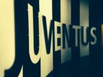 Invasione di campo. L’arte entra in gioco Juventus Museum Torino 2 La Juve, che capolavoro. Allo Juventus Museum di Torino quattro artisti ripensano il calcio: ne parlano Luca Beatrice e Giampiero Mughini
