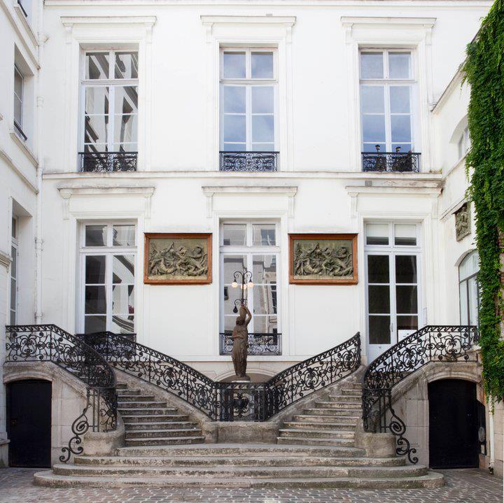 La Galerie Perrotin a Parigi rue de Turenne 10 gallerie da andare a vedere a Parigi durante la fiera Fiac