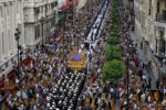 La Settimana Santa di Siviglia 2014 2 La celebrazione pasquale di più grande forza visuale. Immagini della Semana Santa di Siviglia, e del reportage del 1964 di Domenico Gnoli…