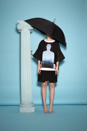 Exploit surrealista per Opening Ceremony. Il brand americano sceglie i dipinti di René Magritte per una capsule art-collection firmata da Manolo Blahnik, Birkenstok, Vans