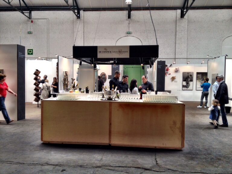 Off Art Fair 2014 Bruxelles 2 Bruxelles Updates: approfitta della scomparsa di Slick e cresce la fiera collaterale OFF. Riflessioni e foto dal Tour&Taxis