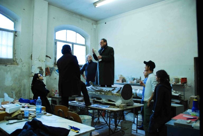 Processo di lavoro dellopera di Alberto Garutti1 La ceramica, da Faenza a Venezia. Nelle mani di 29 artisti