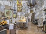 Thomas Hirschhorn Indoor Van Gogh Altar 2014 foto Stefan Altenburger Photography È l’evento dell’anno in Francia? Ad Arles apre la nuova Fondation Vincent van Gogh, diretta da Bice Curiger: ecco le prime immagini live…