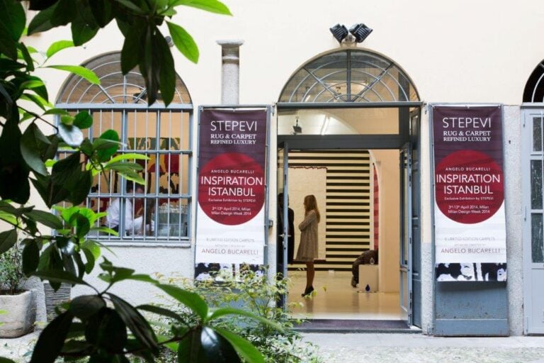 foto 1 Salone Updates: da Istanbul a Milano, l’artista Angelo Bucarelli presenta otto tappeti d’ispirazione turca, alla galleria Battaglia. Una produzione Stepevi, in edizione limitata