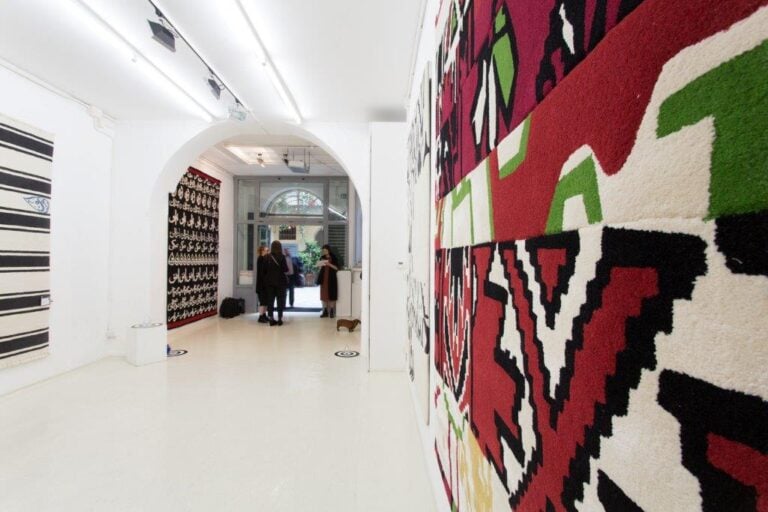 foto 3 Salone Updates: da Istanbul a Milano, l’artista Angelo Bucarelli presenta otto tappeti d’ispirazione turca, alla galleria Battaglia. Una produzione Stepevi, in edizione limitata
