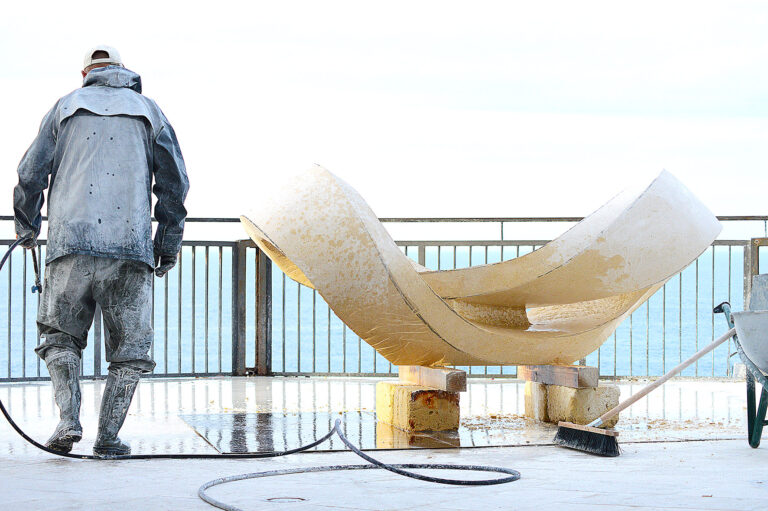 117 L’ Eterno Presente di Giampietro Carlesso: una scultura in progress, in un laboratorio a cielo aperto, a Polignano a Mare. Tutte le foto dell’evento